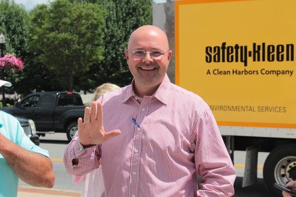 Storm unseats Robinson for Senate; McGrath faces McConnell in November